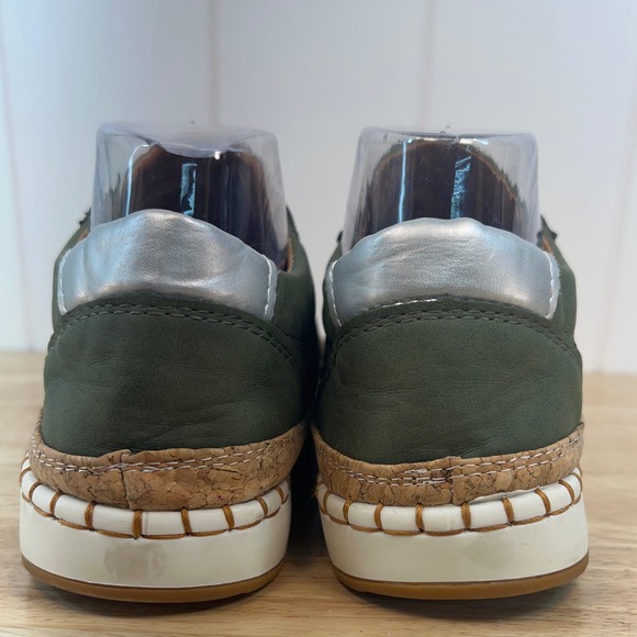 Size‎ 8.5 slip on boat shoes - Picture 4 of 6